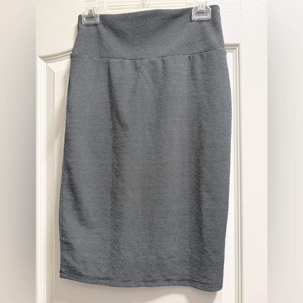 LuLaRoe Black and White Dot Pencil Skirt NWT - Picture 3 of 7